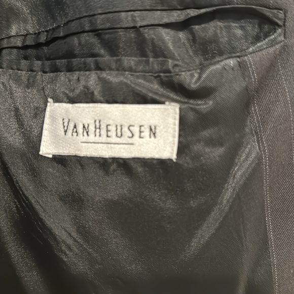 PTP 25 inches length 32 inches black pink striped jacket. - Picture 6 of 16